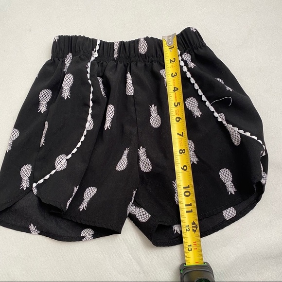 RMLA black and white pineapple shorts 12 - Picture 5 of 6